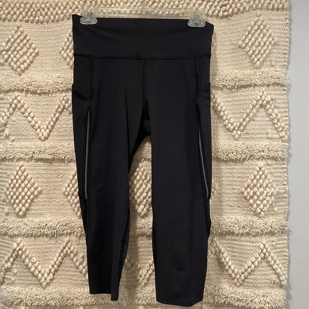 Lululemon Pace Perfect Crop, Size 6